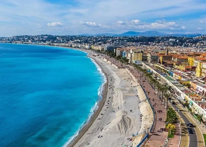 Monique-parking Free Nizza