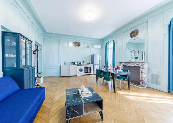 Monique-parking Free Appartement