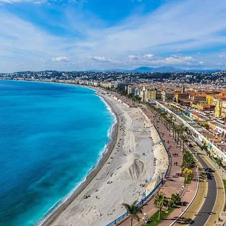 Monique-parking Free Nizza
